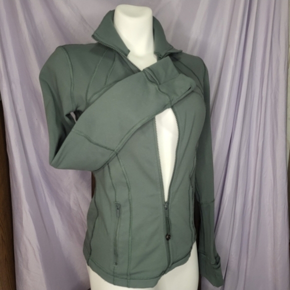 Lululemon Athletica Sage Green Zip-Up - Picture 2 of 9